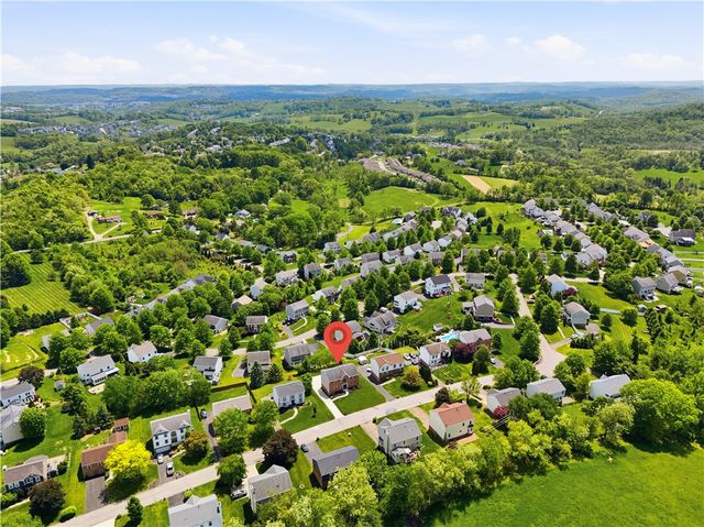 177 Markwood Dr, Cecil, PA 15317