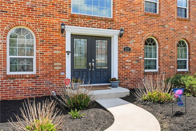 177 Markwood Dr, Cecil, PA 15317
