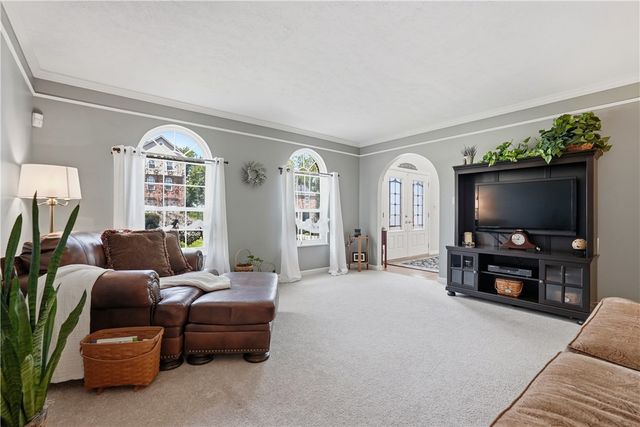 177 Markwood Dr, Cecil, PA 15317