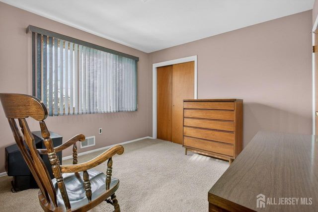 30 Iroquois Drive, Sayreville, NJ 08859