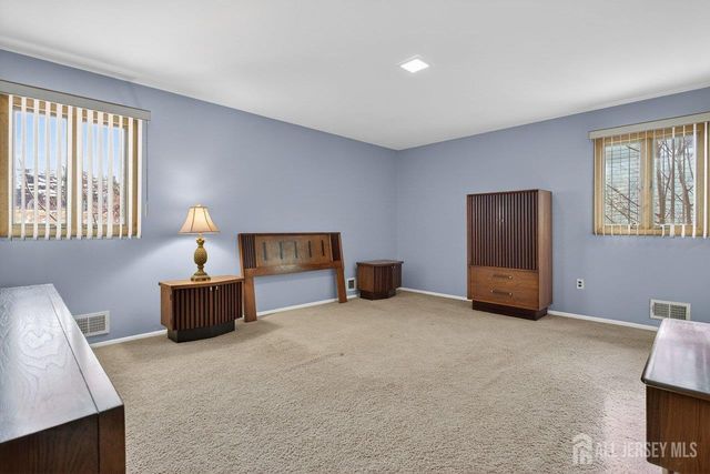 30 Iroquois Drive, Sayreville, NJ 08859