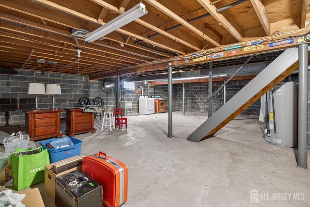 30 Iroquois Drive, Sayreville, NJ 08859