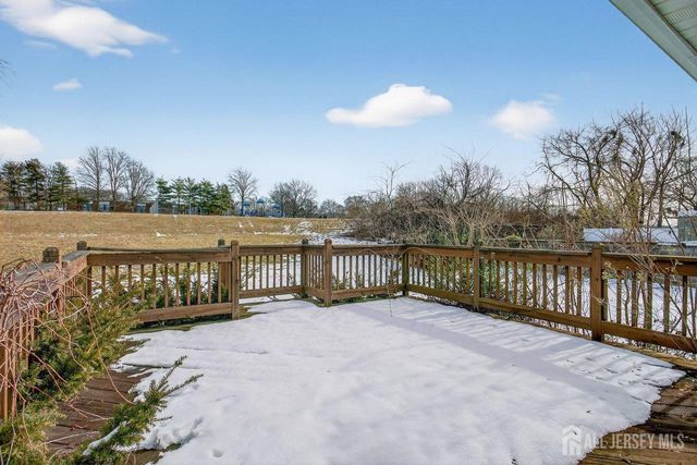 30 Iroquois Drive, Sayreville, NJ 08859