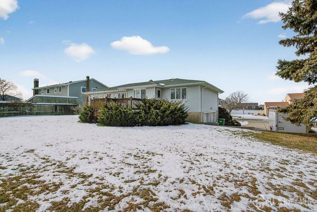 30 Iroquois Drive, Sayreville, NJ 08859