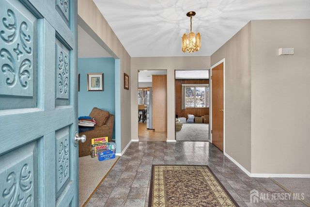 30 Iroquois Drive, Sayreville, NJ 08859