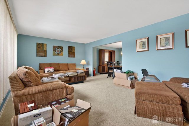 30 Iroquois Drive, Sayreville, NJ 08859