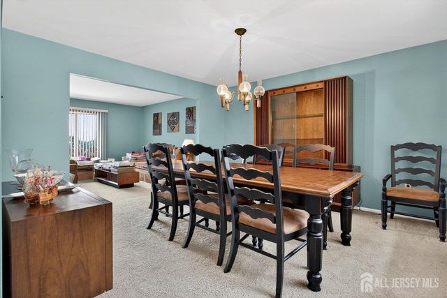 30 Iroquois Drive, Sayreville, NJ 08859