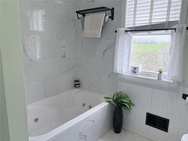 5740 Running Brook Road, Farmington, NY 14425