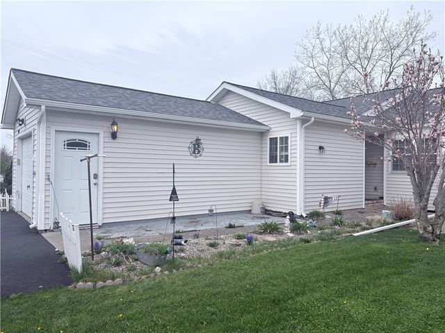 5740 Running Brook Road, Farmington, NY 14425