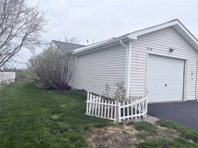 5740 Running Brook Road, Farmington, NY 14425