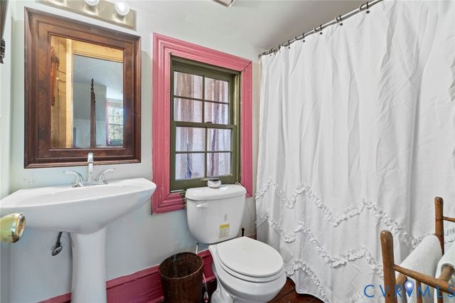 8391 Beatties Mill Rd, Mechanicsville, VA 23111