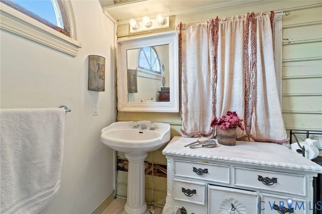 8391 Beatties Mill Rd, Mechanicsville, VA 23111