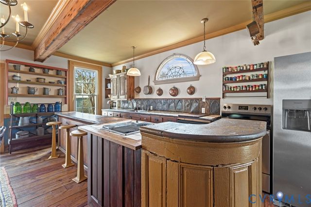 8391 Beatties Mill Rd, Mechanicsville, VA 23111