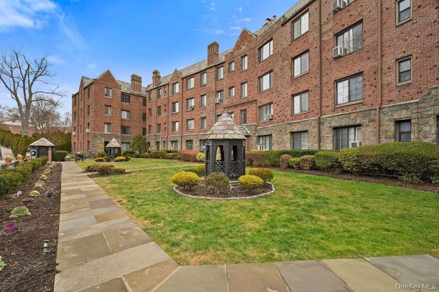 914 Wynnewood Road LL4, Pelham, NY 10803