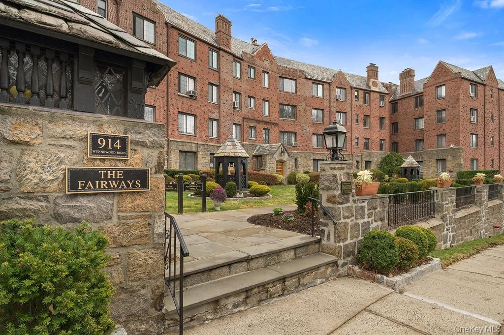 914 Wynnewood Road LL4, Pelham, NY 10803