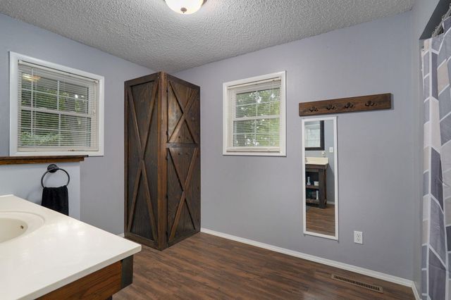 6472 N Farm Road 91, Willard, MO 65781