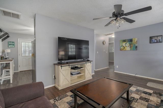 6472 N Farm Road 91, Willard, MO 65781
