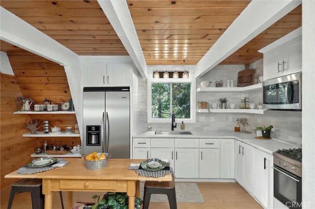 26980 Everest, Lake Arrowhead, CA 92317