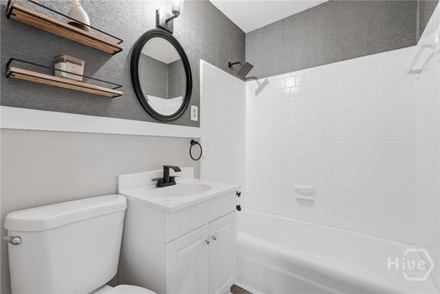 4 Lucian Circle, Savannah, GA 31406