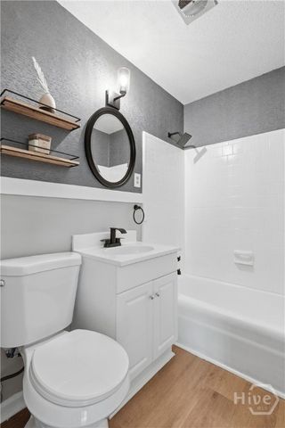 4 Lucian Circle, Savannah, GA 31406