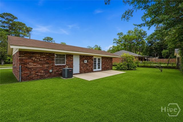 4 Lucian Circle, Savannah, GA 31406