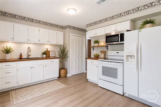 4 Lucian Circle, Savannah, GA 31406