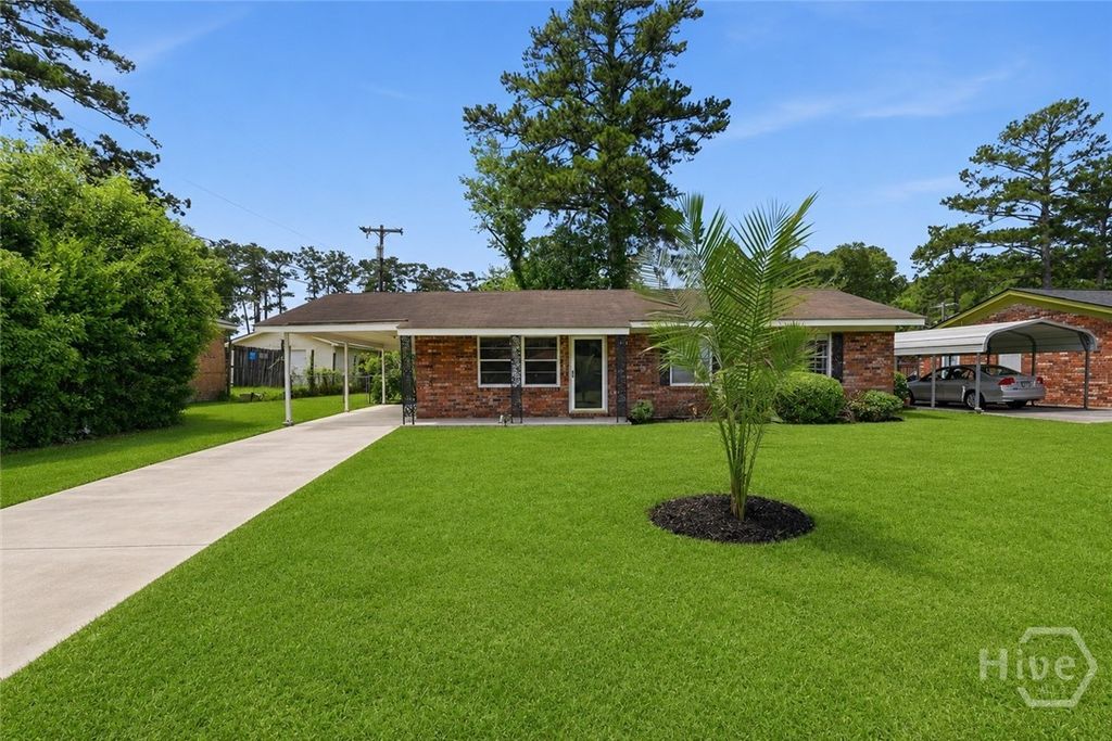 4 Lucian Circle, Savannah, GA 31406