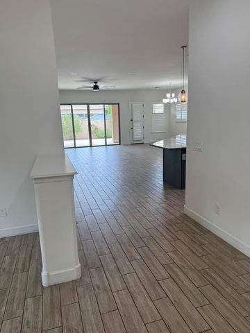 25718 N 20th Avenue, Phoenix, AZ 85085