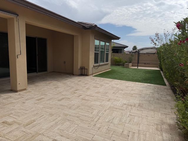 25718 N 20th Avenue, Phoenix, AZ 85085