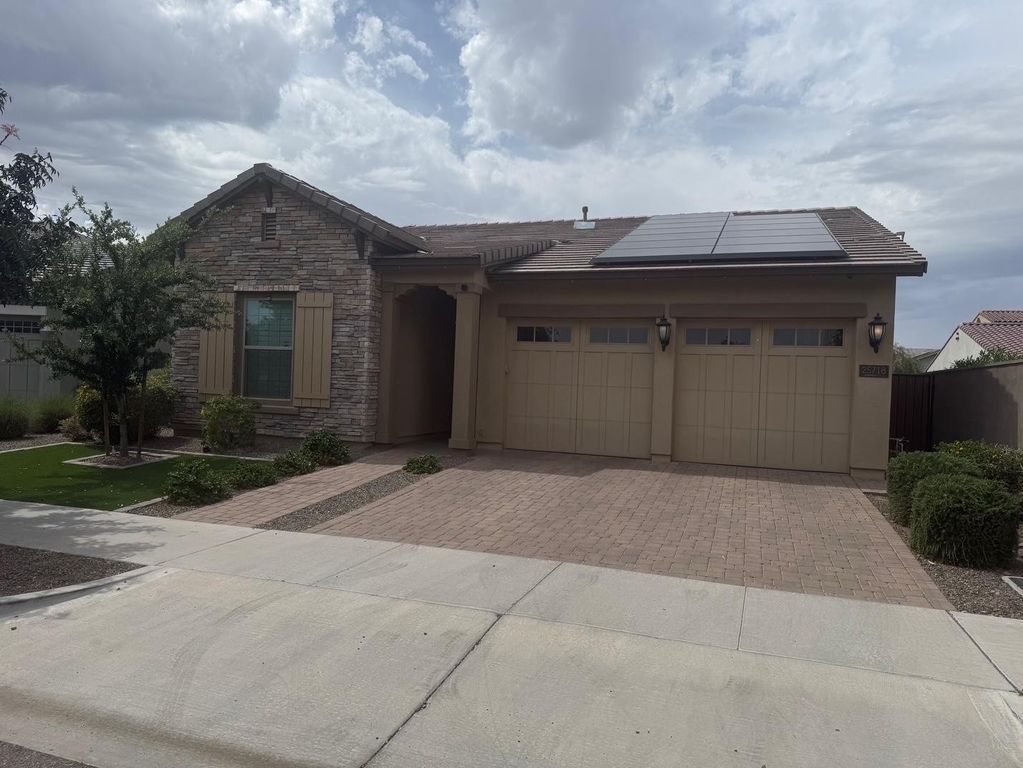 25718 N 20th Avenue, Phoenix, AZ 85085