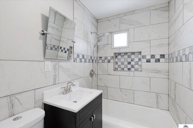 3926 Vernon Avenue, Omaha, NE 68111