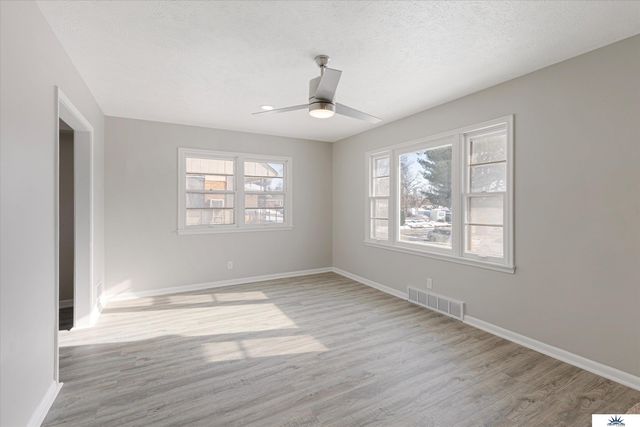 3926 Vernon Avenue, Omaha, NE 68111