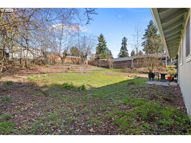 7975 Se ROOTS Rd, Milwaukie, OR 97267