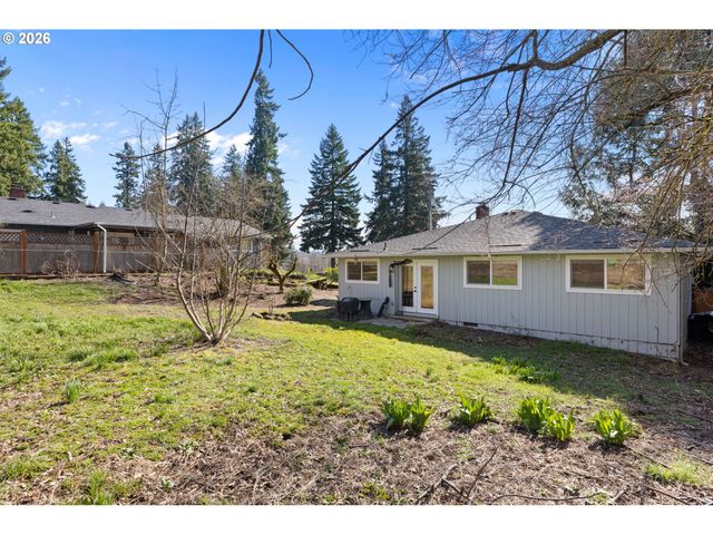 7975 Se ROOTS Rd, Milwaukie, OR 97267