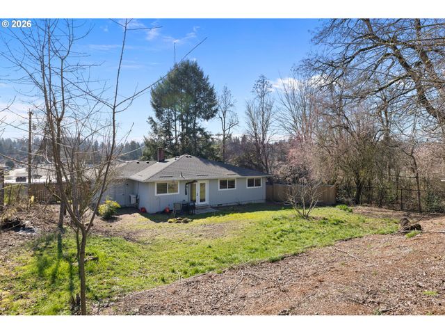 7975 Se ROOTS Rd, Milwaukie, OR 97267