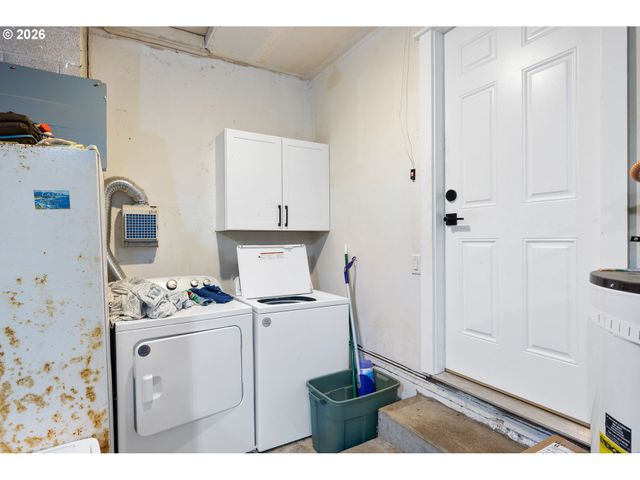 7975 Se ROOTS Rd, Milwaukie, OR 97267