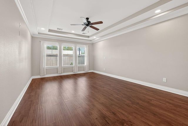 912 Roberts Street, East Bernard, TX 77435