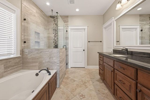 912 Roberts Street, East Bernard, TX 77435