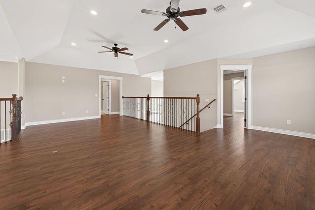 912 Roberts Street, East Bernard, TX 77435