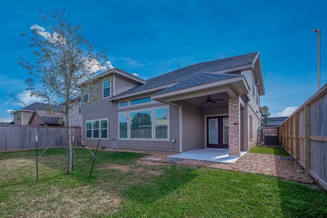 912 Roberts Street, East Bernard, TX 77435