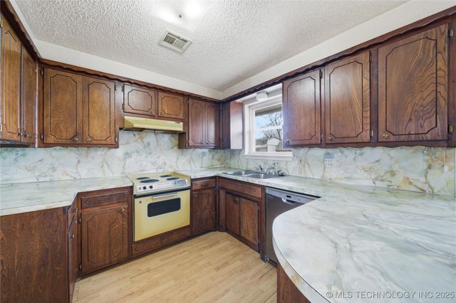 1301 Jodebo Street, Cleveland, OK 74020