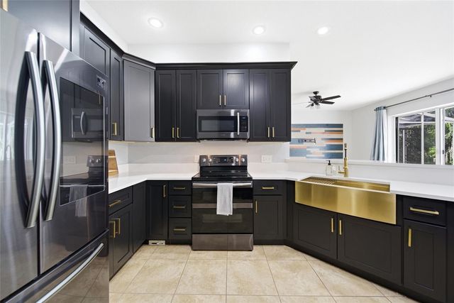 515 VILLA TREVISO COURT, Apollo Beach, FL 33572