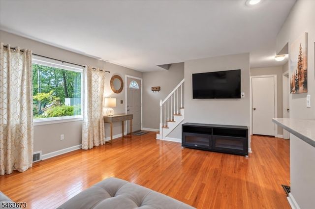 35 Deerfield Dr, West Orange Twp., NJ 07052
