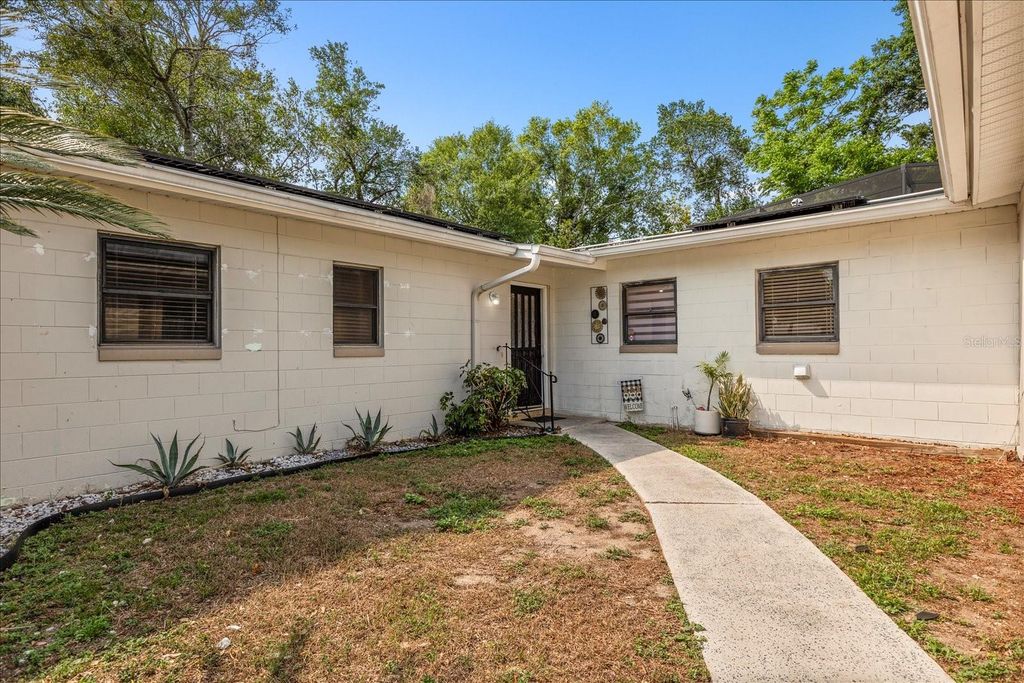 Image 25 of property listing at 3117 JOYANN STREET, Orlando, FL 32810