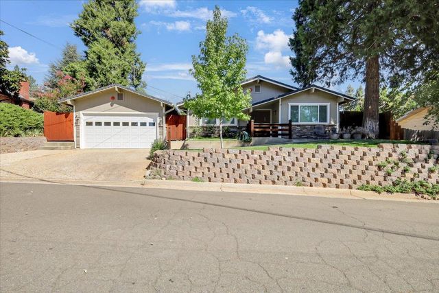 855 Forest Glade Cir, Grass Valley, CA 95945