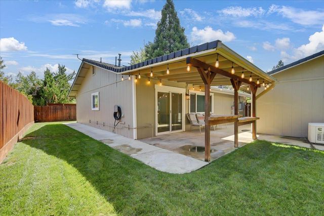 855 Forest Glade Cir, Grass Valley, CA 95945