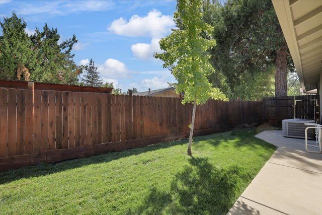 855 Forest Glade Cir, Grass Valley, CA 95945