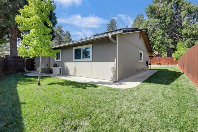 855 Forest Glade Cir, Grass Valley, CA 95945