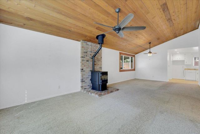 855 Forest Glade Cir, Grass Valley, CA 95945