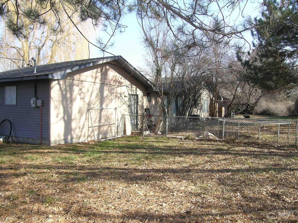 14072 Donald Dr, Nampa, ID 83651 photo 2